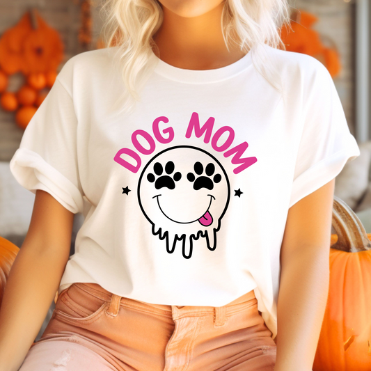 Dog Mom: Melting Smile T-Shirt